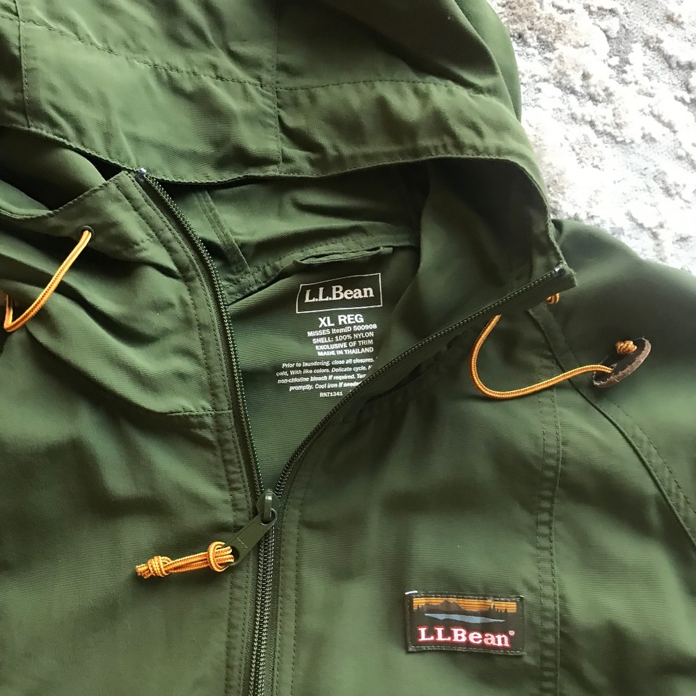 LL Bean  wind breaker